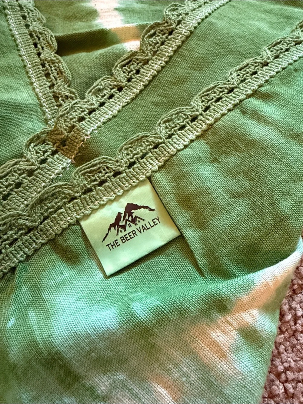 Green Tie-Dye Crochet-Edge fabric napkins